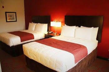 Inn At Hunters Run Watford City Экстерьер фото